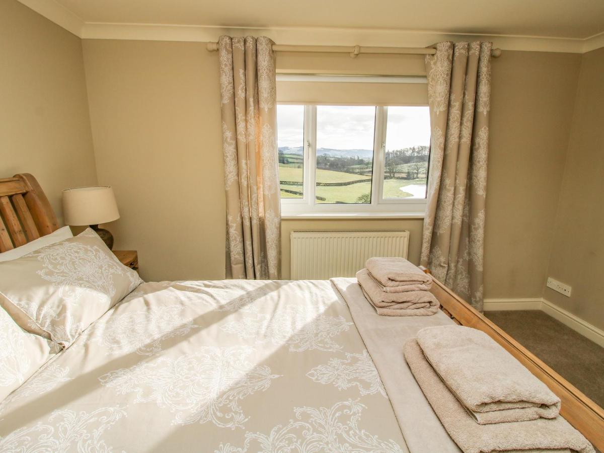 The Marshes Vila Welshpool Exterior foto